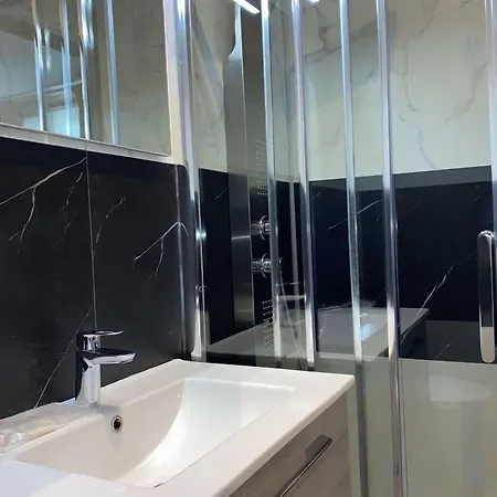 Hotel Aero Issy-les-Moulineaux