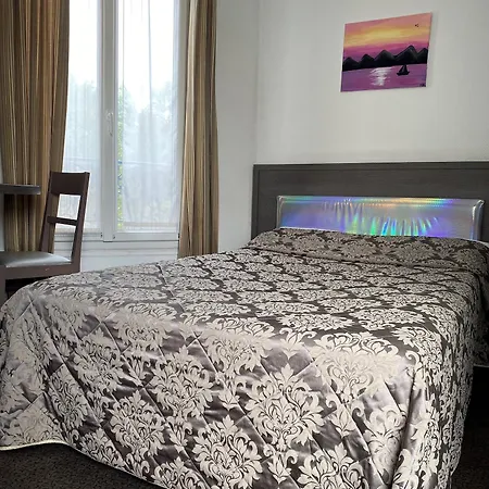 Hotel Aero Issy-les-Moulineaux